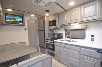 2025 Northwood Arctic Fox Edge 22GT 4
