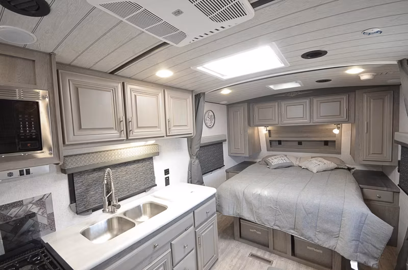 2025 Northwood Arctic Fox Edge 22GT - Image 7