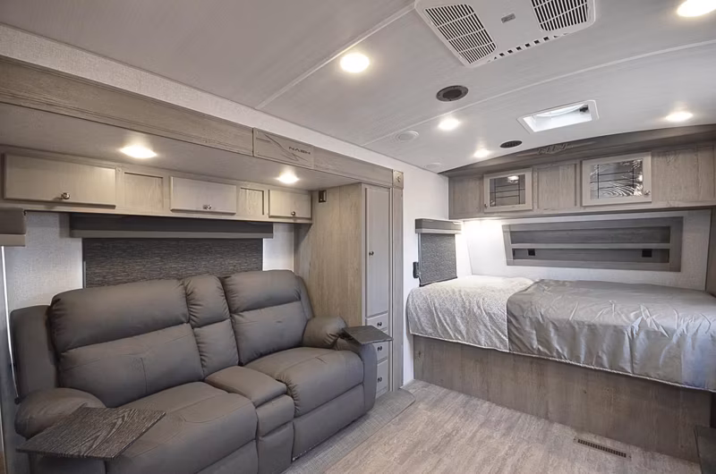 2025 Northwood Nash 19BS - Image 4