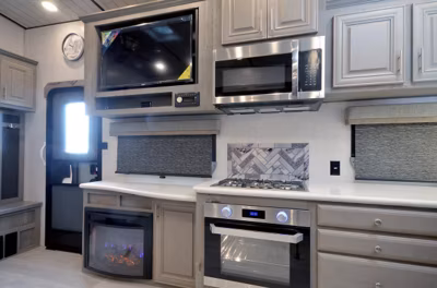 2025 Northwood Arctic Fox Edge 295RK 6