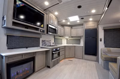 2025 Northwood Arctic Fox Edge 295RK 7
