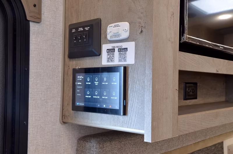 2025 Northwood Arctic Fox Edge 295RK - Image 17
