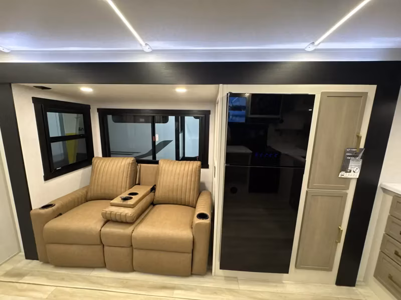 2026 Forest River Hemisphere Travel Trailers 261FKRB - Image 14