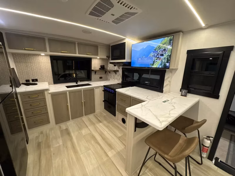2026 Forest River Hemisphere Travel Trailers 261FKRB - Image 16