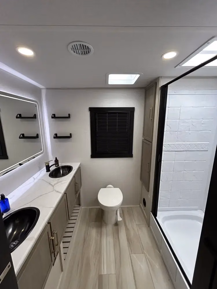 2026 Forest River Heritage Glen Travel Trailers 265BSRB - Image 5