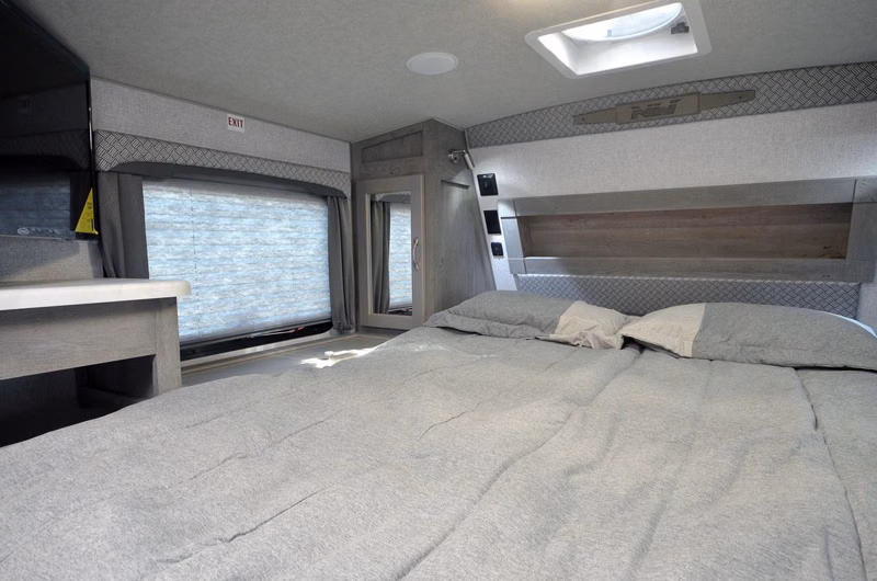 2027 Northwood Arctic Fox Camper 990 - Image 8