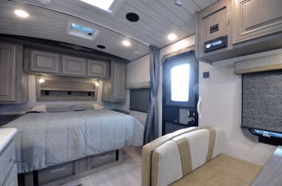 2027 Northwood Arctic Fox Edge 22GT 7