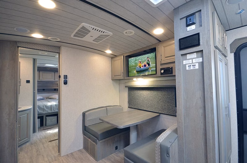 2027 Northwood Arctic Fox Edge 26KX - Image 5