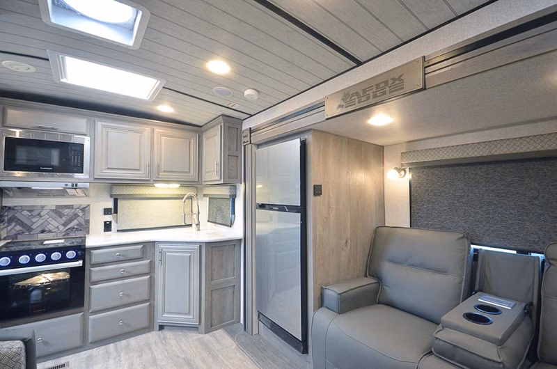2027 Northwood Arctic Fox Edge 26KX - Image 7
