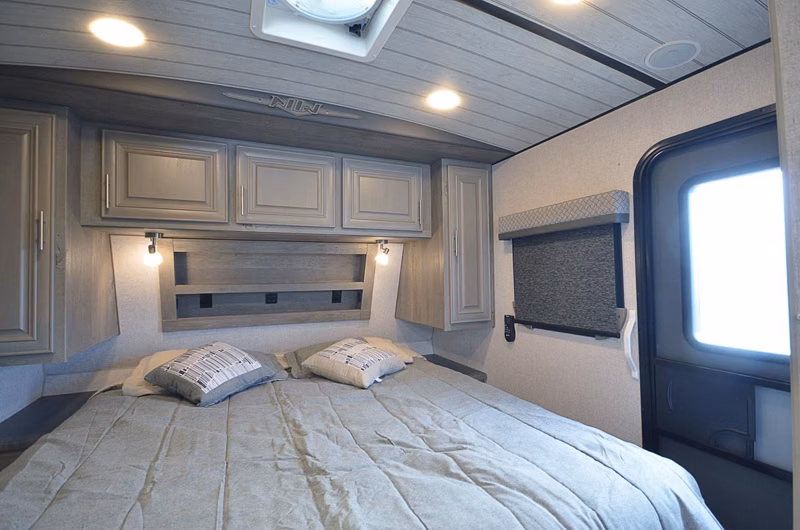 2027 Northwood Arctic Fox Edge 26KX - Image 9