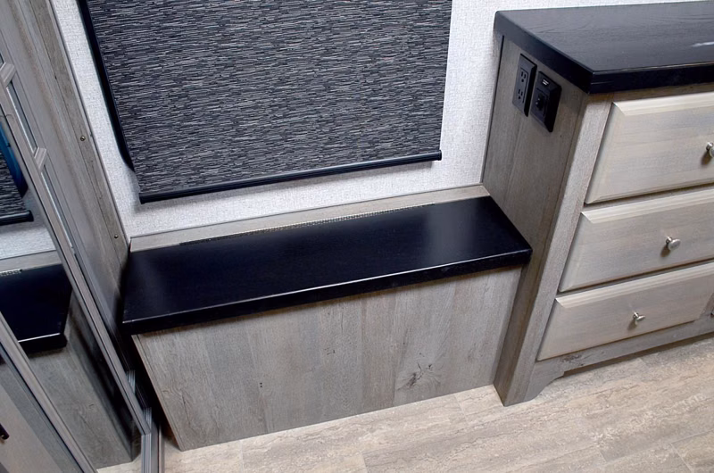2027 Northwood Arctic Fox Edge 325MK - Image 29