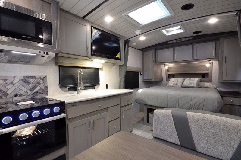 2027 Northwood Arctic Fox NXT 22GT - Image 9