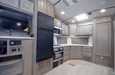 2027 Northwood Arctic Fox NXT 275LE 5