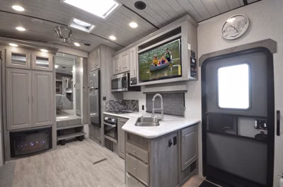 2027 Northwood Arctic Fox NXT 295RL 5
