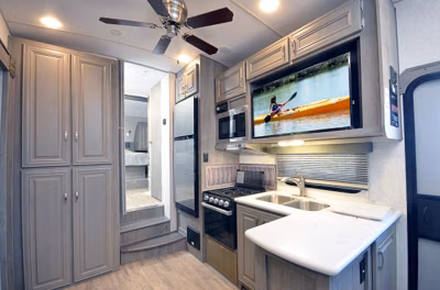 2027 Northwood Arctic Fox Rapid 235RLS 5