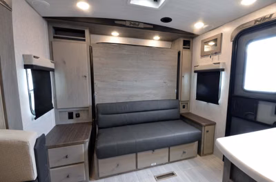2027 Northwood Nash 18FM 8
