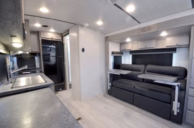 2027 Northwood Nash 19BS 4
