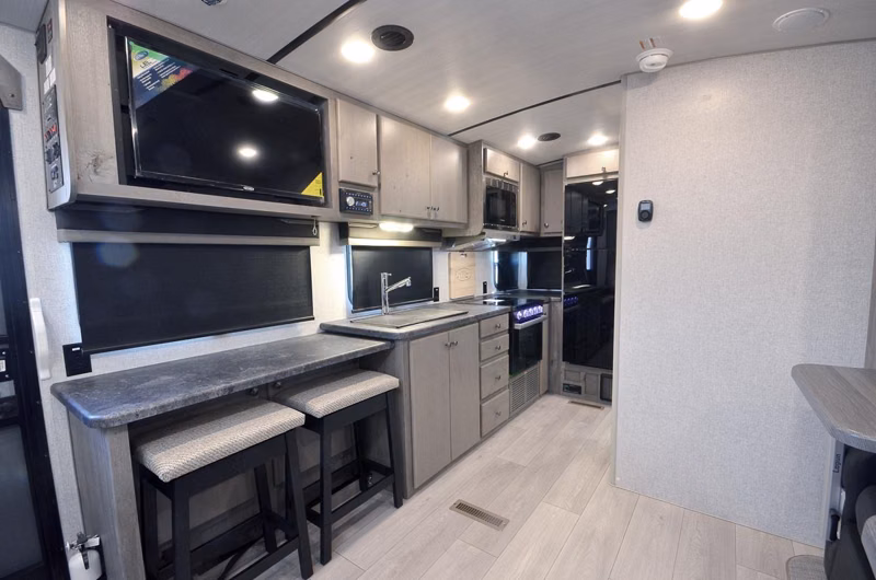 2027 Northwood Nash 19BS - Image 5