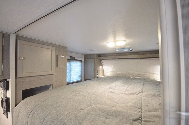 2027 Northwood Wolf Creek 910 - Image 8