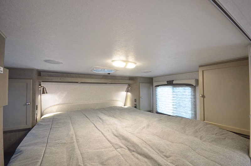 2027 Northwood Wolf Creek 910 - Image 9